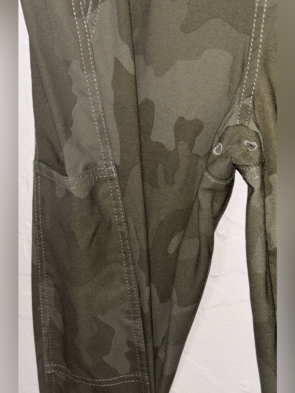 Prana Skinny Fit Green Camo Cargo Pants Size S - Picture 4 of 10